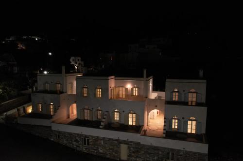 Το κτήριο όπου στεγάζεται  η παραθεριστική κατοικία
