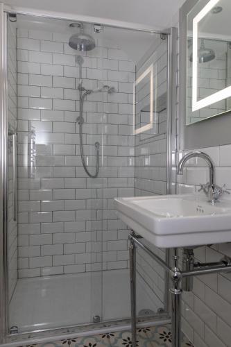 Loft Apartment nr Bath & Bristol with hot tub photo 9