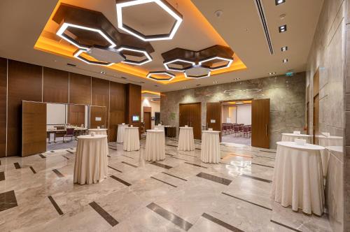 Foto dalla galleria di Holiday Inn Kayseri - Duvenonu by IHG a Kayseri