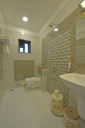 Bilik mandi di Hotel JP International
