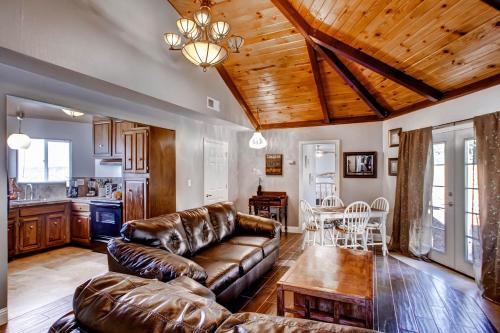 Harmony Hilltop Hideaway – Photos 2