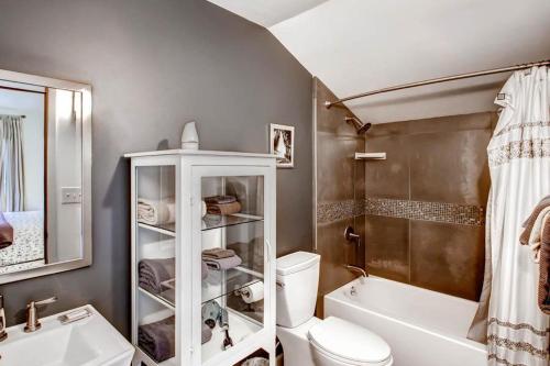 Ένα μπάνιο στο Sierra Haven