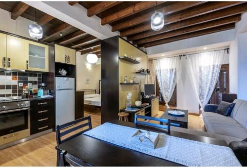 Gambar di galeri bagi Unique home di Kos Town