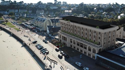 Grand Hôtel Perros-Guirec — Bird's eye view