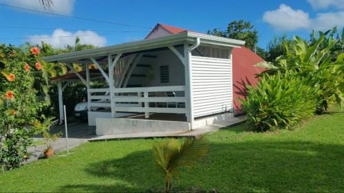 Bungalow harmonieux à Fort-de-France, jardin privé