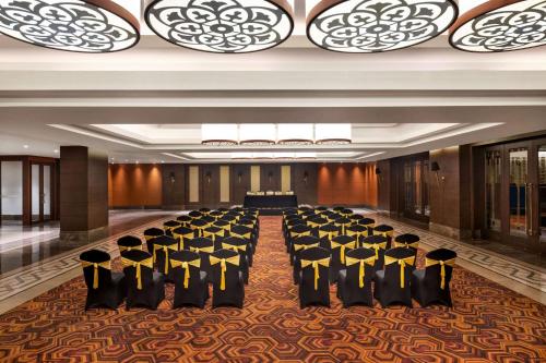Wyndham Chandigarh Mohaliにあるビジネスエリアまたは会議室