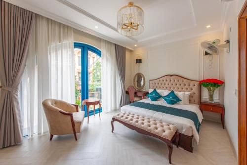 Postel nebo postele na pokoji v ubytování WHITE HOTEL
