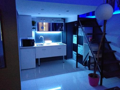 Una cocina o zona de cocina en Apartman Hadar