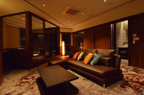 Zona de estar de Toriizaki Club Sushi Auberge