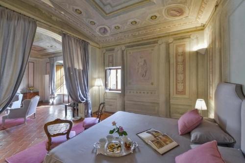 Maggio Frescoes by VacaVilla