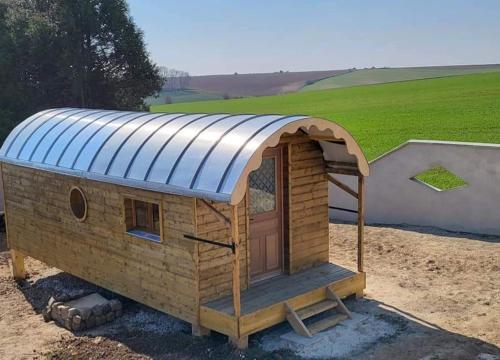 Fotografie z fotogalerie ubytování Gîte de la Roulotte de l'Epine v destinaci Dallon