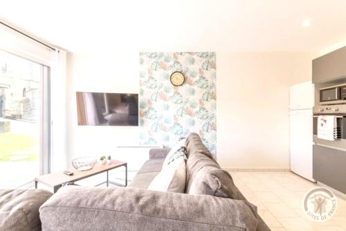 Maison de 2 chambres avec piscine partagee jardin clos et wifi a Pontorson