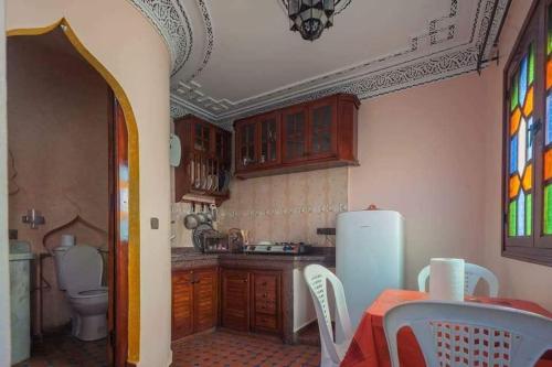 Köök või kööginurk majutusasutuses Dar Lalla chafia 2