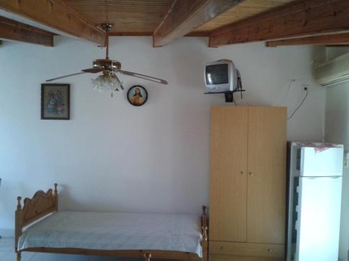 Μια τηλεόραση ή/και κέντρο ψυχαγωγίας στο Efterpi Aggeli
