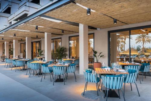 Un restaurante u otro lugar para comer en Barceló Lanzarote Royal Level