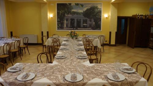 Restoran ili drugo mesto za obedovanje u objektu Hotel Villa Laura