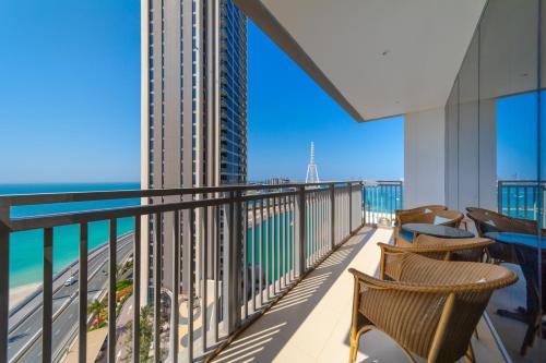 Balcone o terrazza di EDEN'S Homes & Villas - 52-42 Emaar