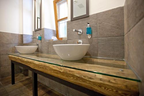 Un baño de DIE POST Landgasthof Aufkirchen