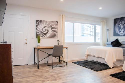 *Location*Beachfront Condo.Endless Views.Surf