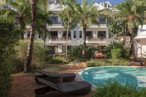 Bazén v ubytování The Pe La Resort, Phuket - SHA Extra Plus nebo v jeho okolí