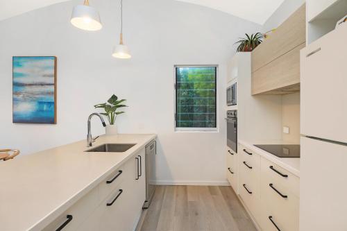 Una cocina o cocineta en Andari Holiday Apartments