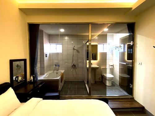 Phòng tắm tại Zhen House 珍棧民宿