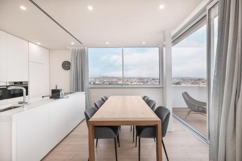 Bay View Penthouse by Olala Homes