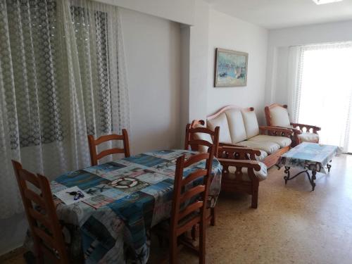 Χώρος καθιστικού στο Xeracsol III Solo Familias Serviplaya!!!
