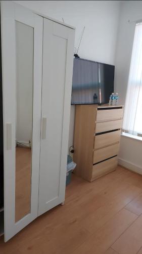 TV/Unterhaltungsangebot in der Unterkunft Spacious Double Room in Anfield