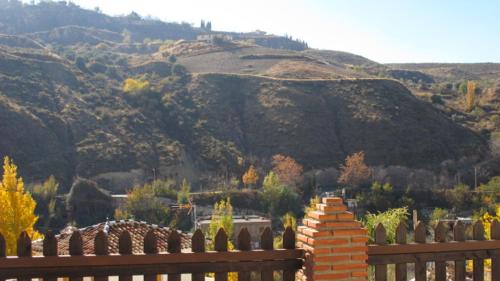 Vista general de una montaña o vista desde la casa o chalet 