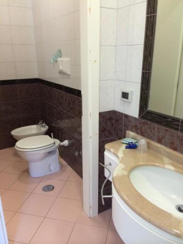 Koupelna v ubytování Albergo Carpino