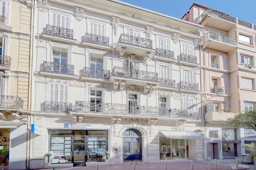 Cannes banane 50m croisette, luxueux 4 pièces dans résidence de standing