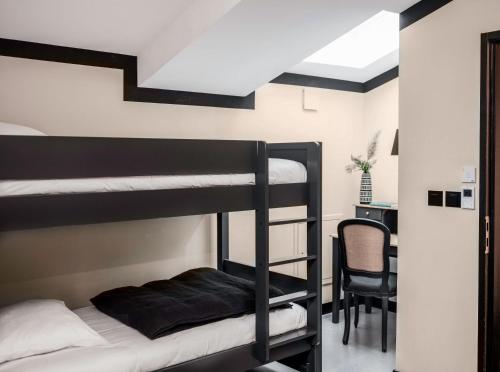 Letto o letti in una camera di Maisons du Monde Hôtel & Suites - Marseille Vieux Port