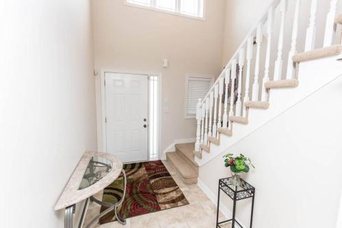 Fallsview Family Home – Photos 2