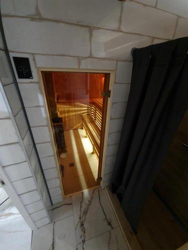 Ένα μπάνιο στο Sipis House