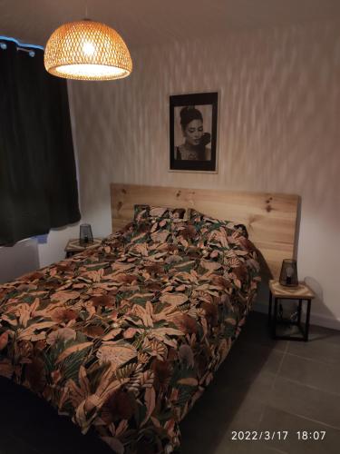 Llit o llits en una habitació de Les Tamaris