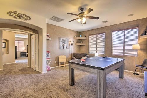 Galeriebild der Unterkunft Phoenix Retreat with Pool, Spa and Theater Room in Queen Creek