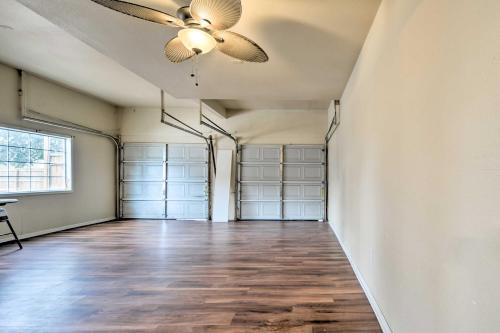 Φωτογραφία από το άλμπουμ του Spacious Abode, Walk to Texas Heroes Square! σε Gonzales