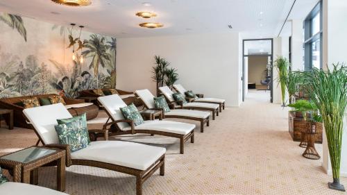 Posezení v ubytování Sonnenhof Resort Bayerischer Wald