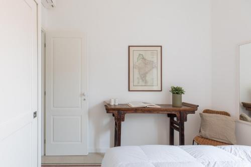 iFlat Lovely apartment with view on Pope window