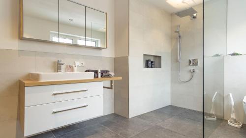 Koupelna v ubytování StuWip alps Appartements Adlerhorst