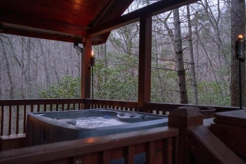 Gallery image of Three Dog Night - Pet-Friendly Cabin With Hot Tub in Blue Ridge
