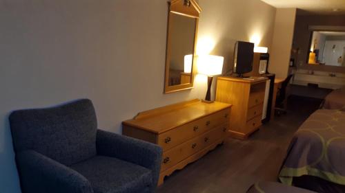 Super 8 by Wyndham Fort Chiswell Wytheville Areaにあるベッド