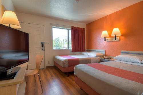 Galeriebild der Unterkunft Motel 6-Jurupa Valley, CA - Riverside West in Rubidoux