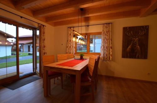 Φωτογραφία από το άλμπουμ του Feriendorf Via Claudia Haus 78 Platzhirsch σε Lechbruck
