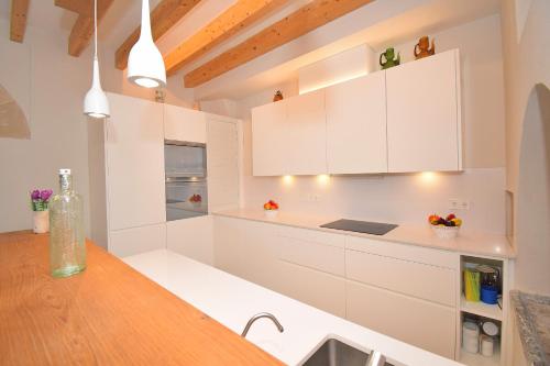 Kuchyň nebo kuchyňský kout v ubytování Casa Alcariot 252 by Mallorca Charme