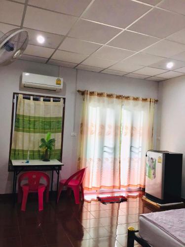 Kuchyň nebo kuchyňský kout v ubytování TAMONWAN HOUSE Koh Tao