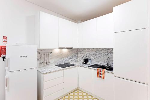 Lóios 1BR Flat Downtown by LovelyStay