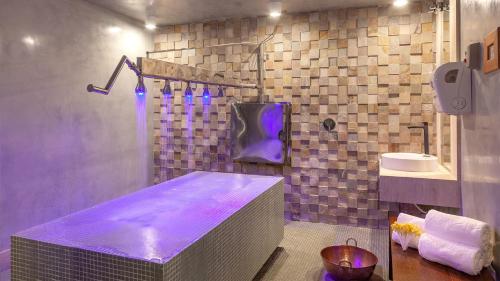 Um banheiro em Malai Manso Resort Yatch Convention & Spa