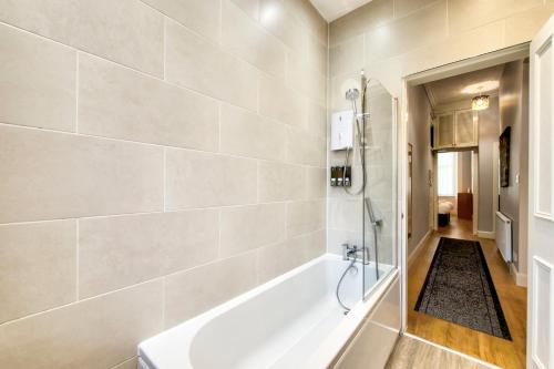 Gallery image of Edinburgh City Central Apartment Sleeps 6 Free Parking in Edinburgh